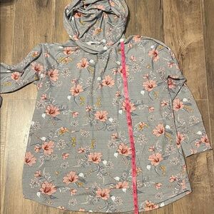Gray LuLaRoe Hoodie with 🌺 Accents